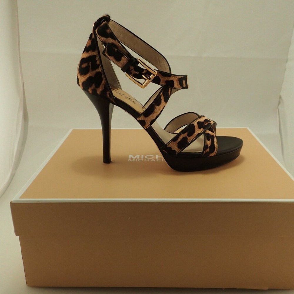 NIB MICHAEL KORS 40T5EIHA1H MK EVIE PLATFORM SZ. 9